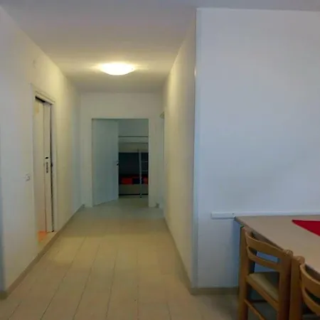 Lovely Flat Close To The Beach-beahost Hotel
